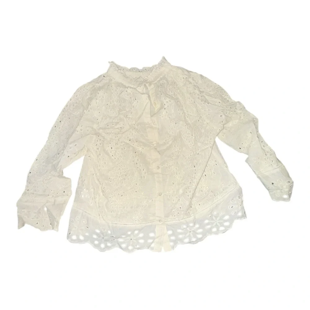 Jennifer & Grace White Floral Keyhole Blouse - Picture 6 of 6